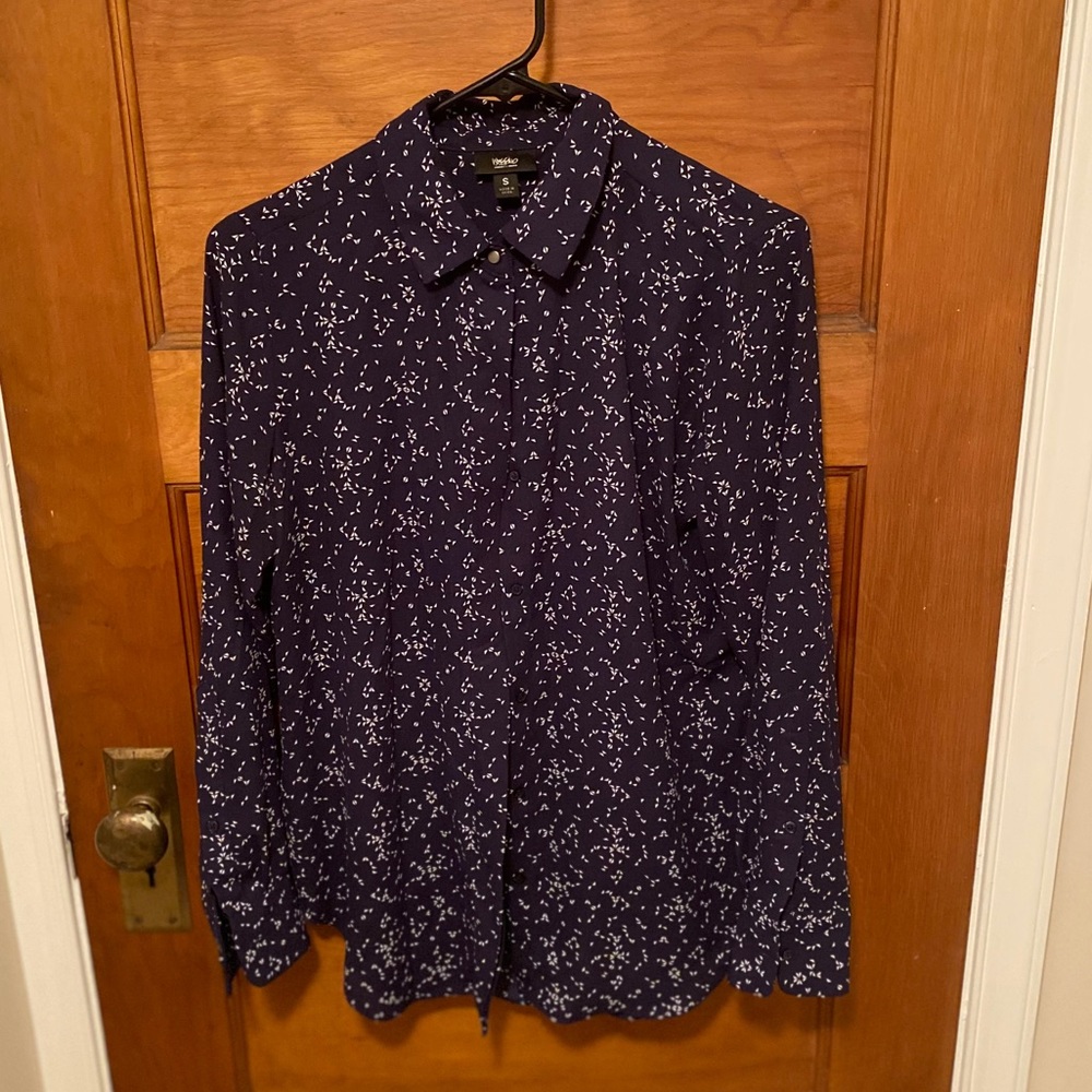 Blue and white geometric print blouse